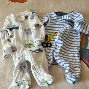 Set of 2 Newborn Footies